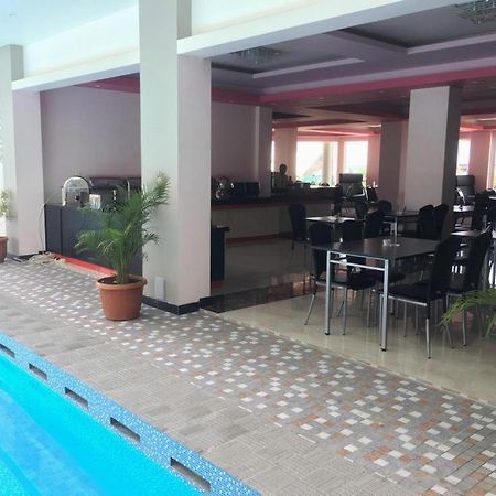 לנגור Grand Vilia Hotel מראה חיצוני תמונה
